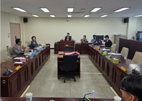 고양시의회 환경경제위원회, 한국농어촌공사 고양지사와 고양시 농업생산기반시설 정비 및 농업발전 협력 방안 논의 기사 이미지
