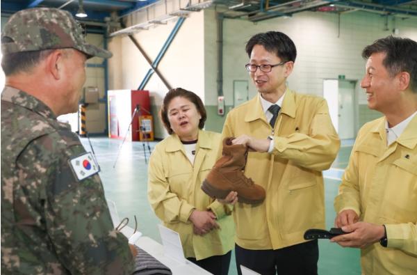 군 장병이 믿고 쓸 수 있는 군수품…더 꼼꼼하게, 더 엄격하게